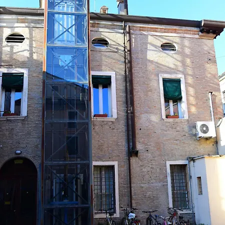 Guesthost - Mansarda San Vitale Charming Appartamento Ravenna