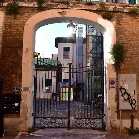 Appartamento Guesthost - Mansarda San Vitale Charming Ravenna
